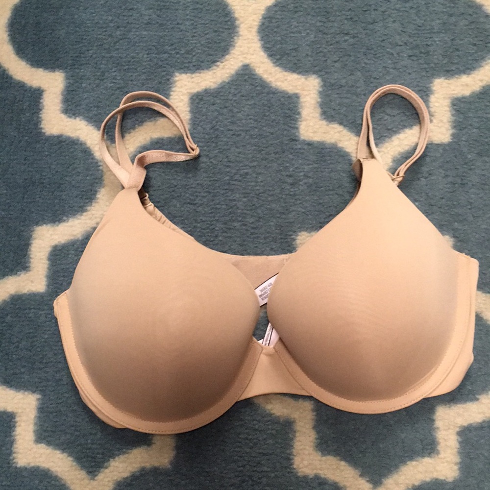 Victoria’s Secret T Shirt bra, nude 32D